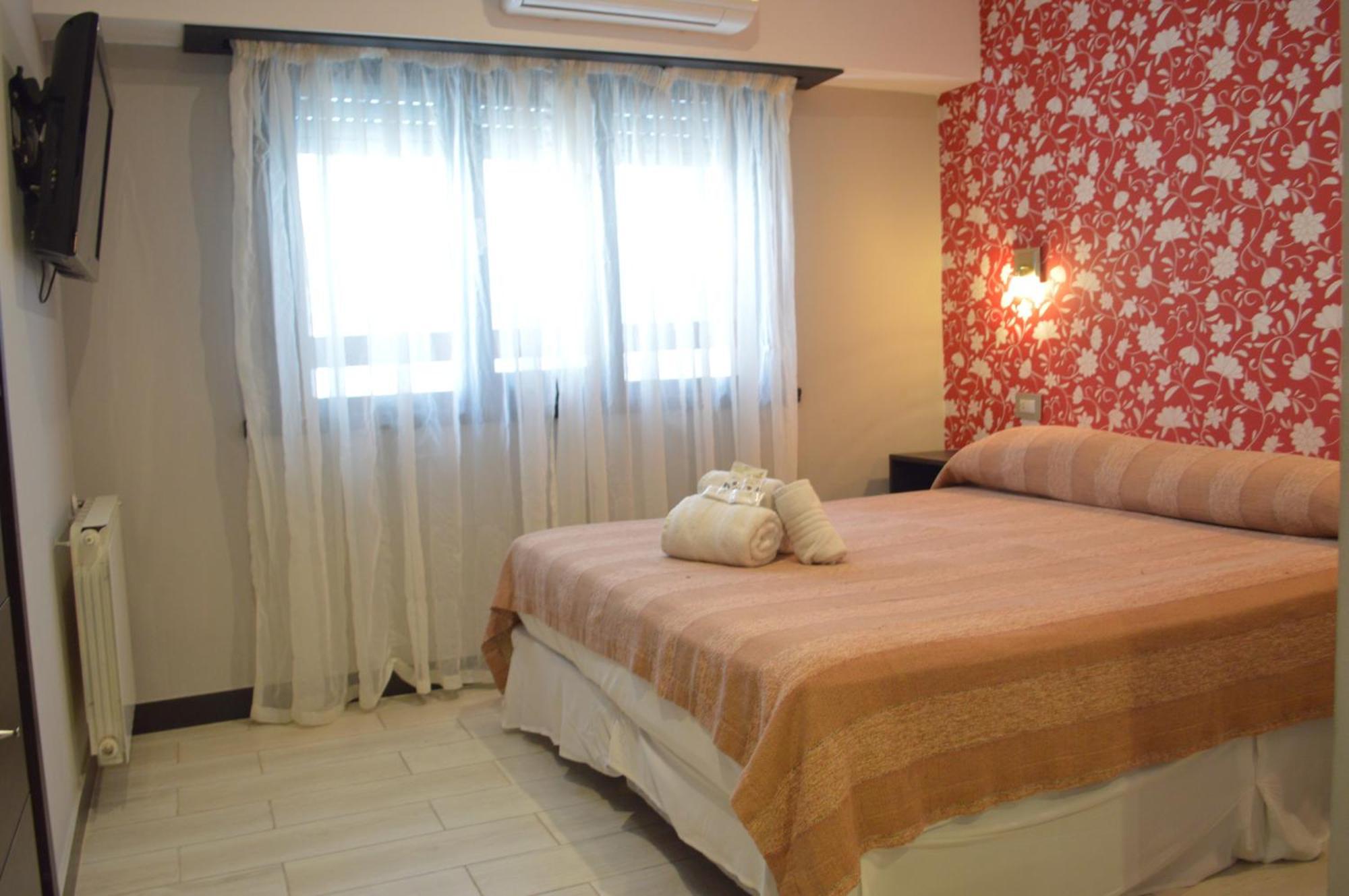 Hotel Castellon Мар дел Плата Екстериор снимка