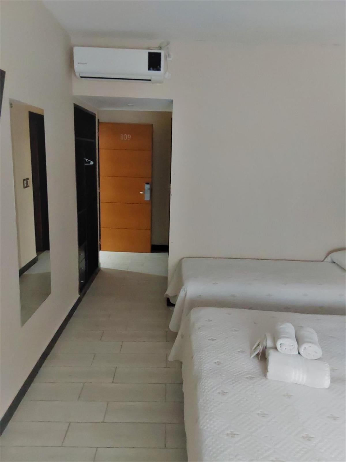 Hotel Castellon Мар дел Плата Екстериор снимка